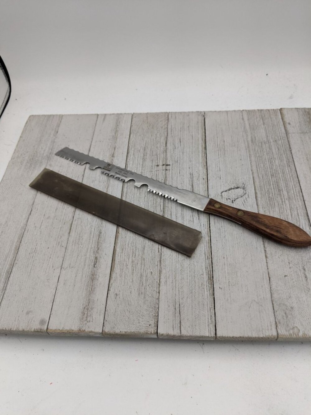 Vintage Warco #2  Stainless Double Sided Knife Philgas Oil Wood Handle Slice Car